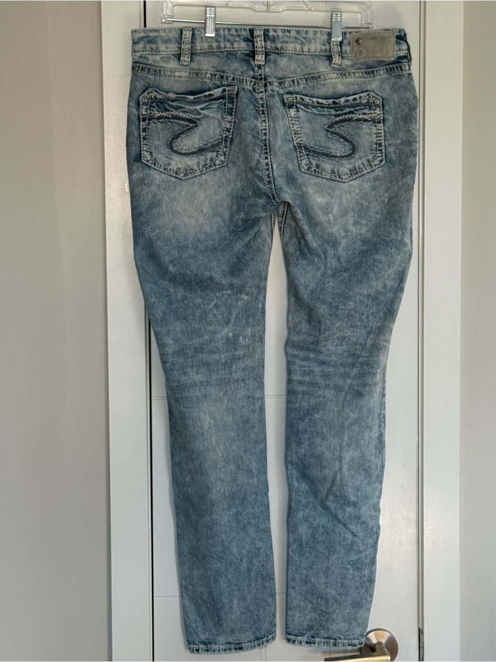 🌟 SILVER JEANS CO. - BOYFRIEND 🌟
Classic Stretch | Light Wash Jeans - Picture 3 of 11